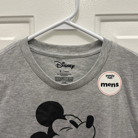 Brand new with tags! Men’s small Disney “busy doing nothing” Mickey t-shirt - Picture 2 of 5